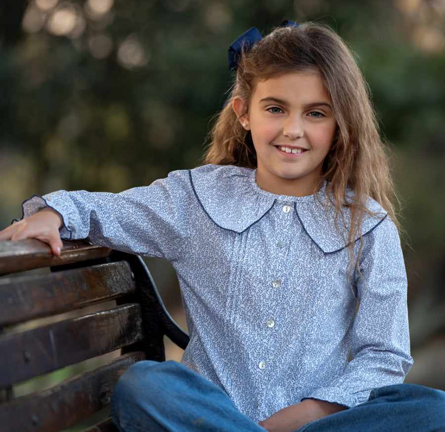 Blusa florcitas azules